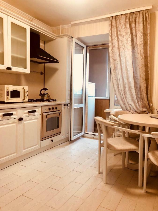 Classic Apartment Boryspilʼ 外观 照片